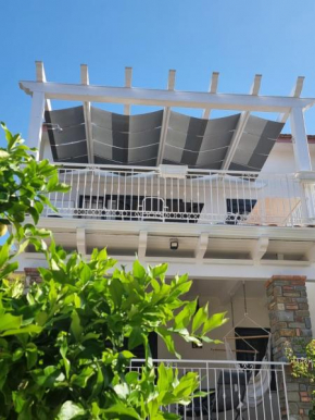 La casa gialla nel Cilento, Agnone